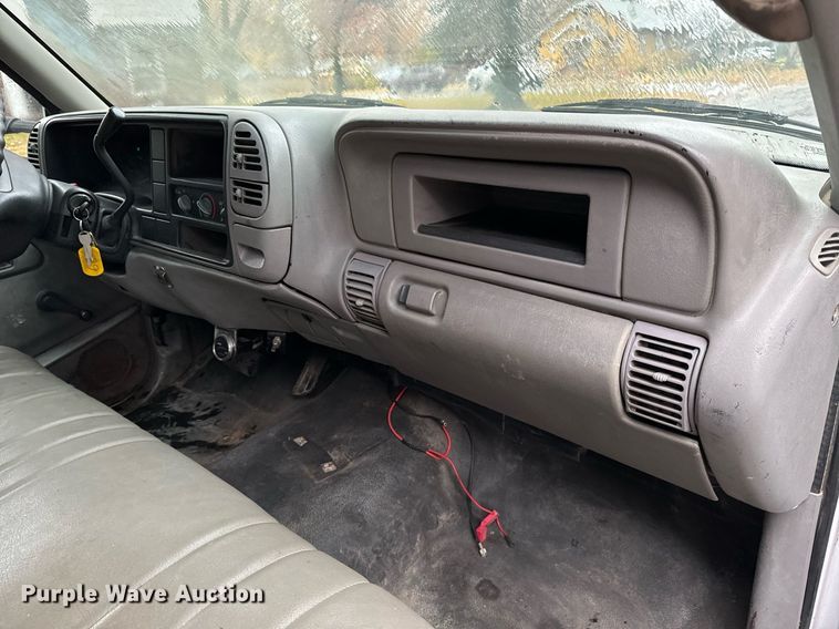 image for item GG9921 2002 Chevrolet Silverado 3500  dump bed pickup truck