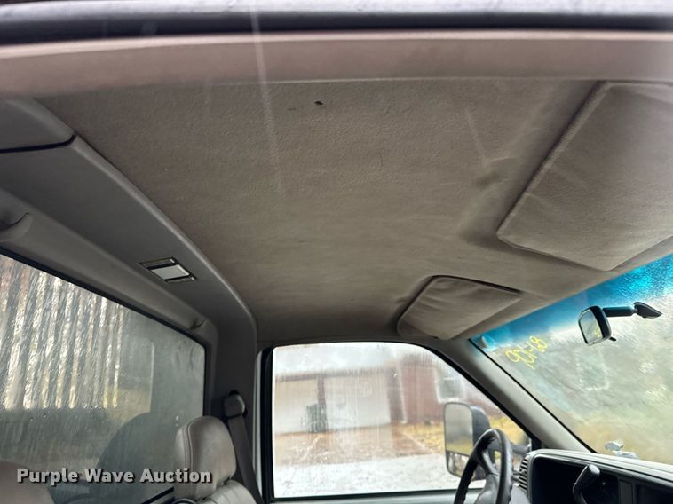 image for item GG9921 2002 Chevrolet Silverado 3500  dump bed pickup truck