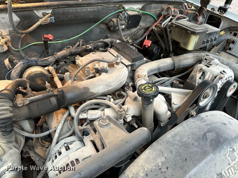 image for item GG9921 2002 Chevrolet Silverado 3500  dump bed pickup truck