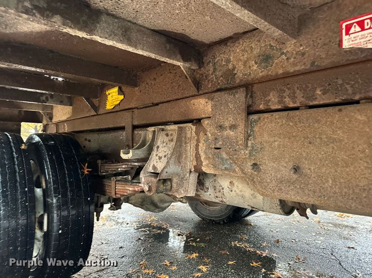 image for item GG9921 2002 Chevrolet Silverado 3500  dump bed pickup truck