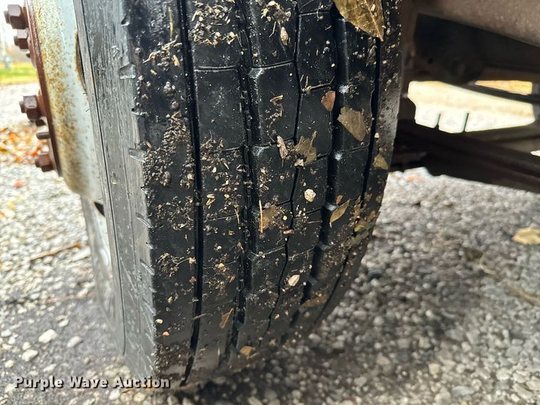 image for item GG9921 2002 Chevrolet Silverado 3500  dump bed pickup truck