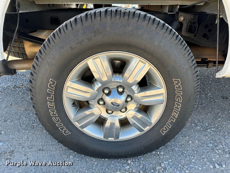 image for item GQ9228 2013 Ford F150 XLT SuperCrew pickup truck