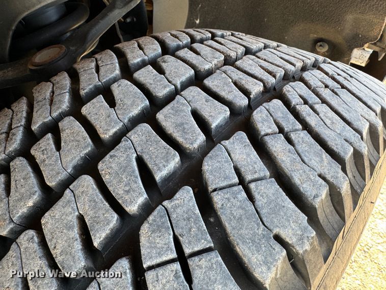 image for item GQ9228 2013 Ford F150 XLT SuperCrew pickup truck