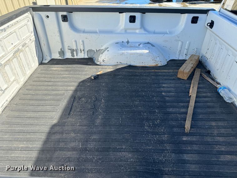 image for item GQ9229 2015 GMC Sierra 1500 SLT Crew Cab pickup truck