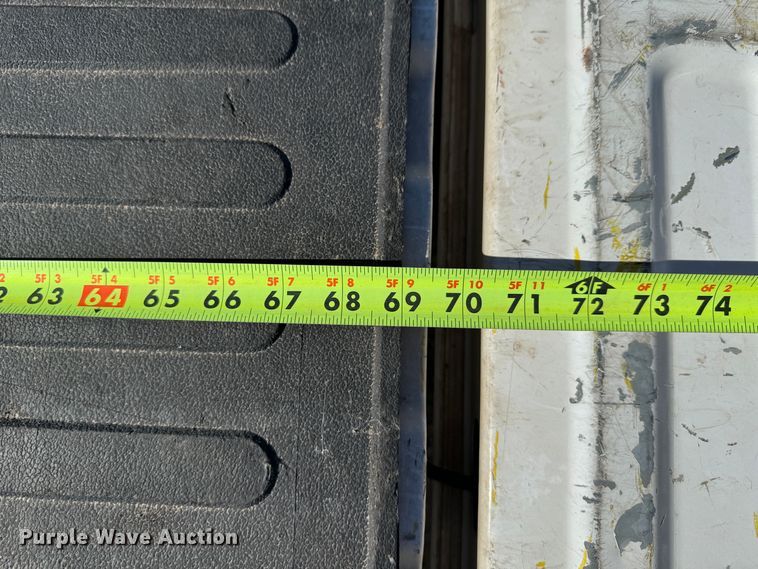 image for item GQ9229 2015 GMC Sierra 1500 SLT Crew Cab pickup truck