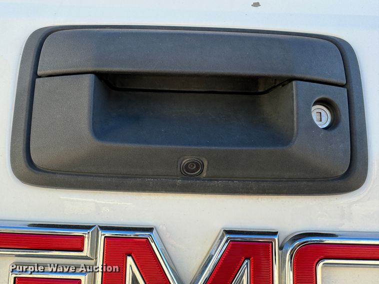 image for item GQ9229 2015 GMC Sierra 1500 SLT Crew Cab pickup truck