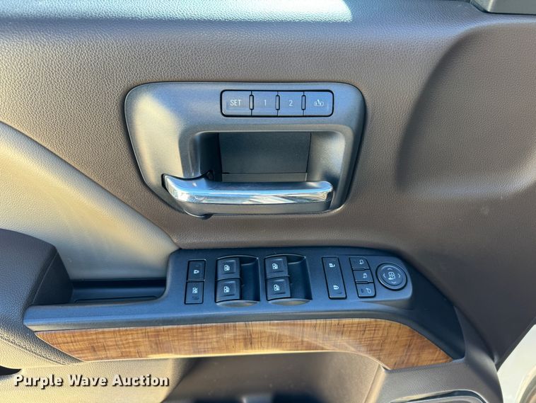 image for item GQ9229 2015 GMC Sierra 1500 SLT Crew Cab pickup truck