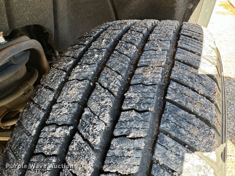 image for item GQ9229 2015 GMC Sierra 1500 SLT Crew Cab pickup truck