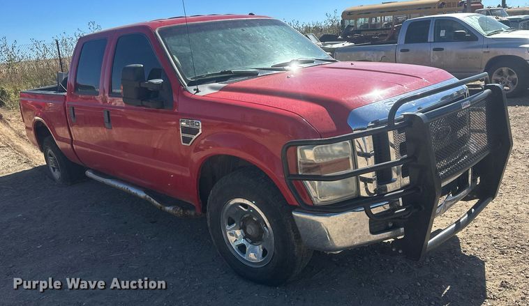image for item IU9032 2008 Ford F250 Super Duty XLT  Crew Cab pickup truck