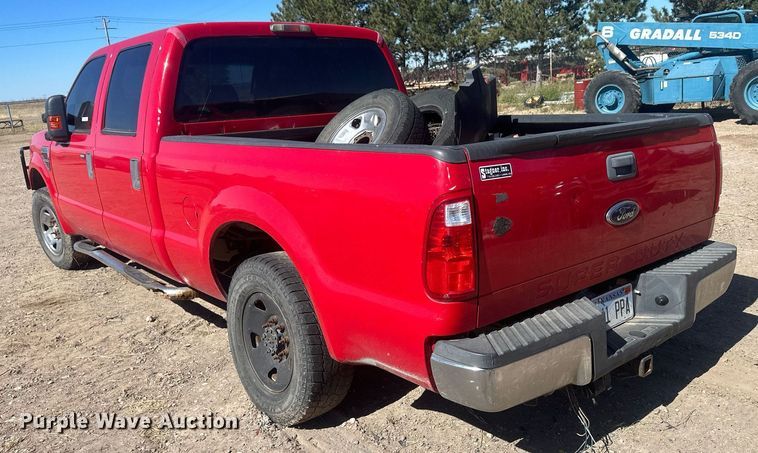 image for item IU9032 2008 Ford F250 Super Duty XLT  Crew Cab pickup truck