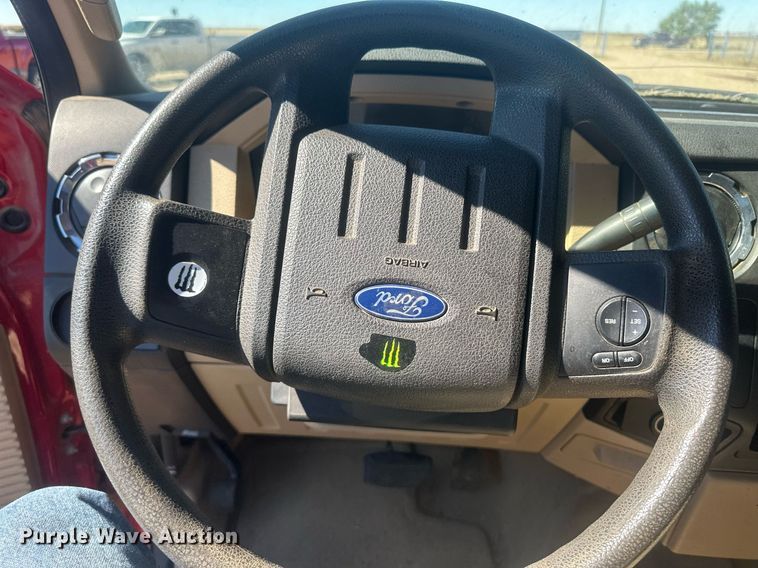 image for item IU9032 2008 Ford F250 Super Duty XLT  Crew Cab pickup truck