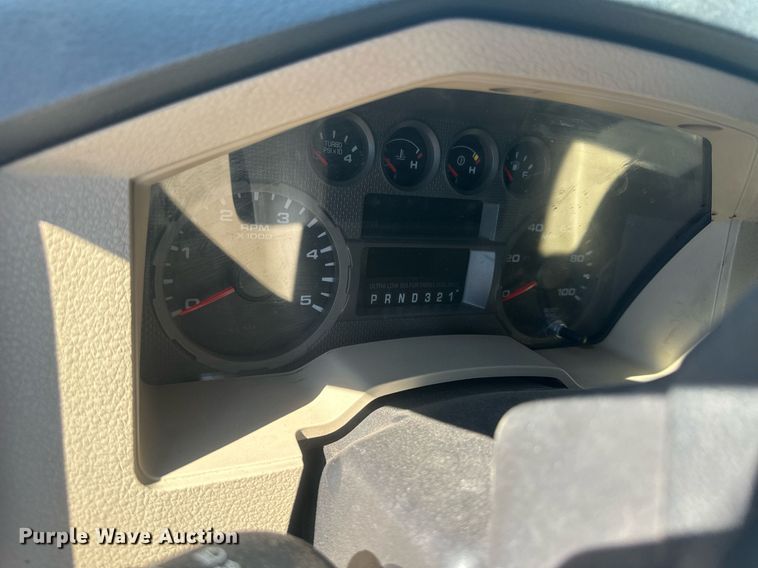 image for item IU9032 2008 Ford F250 Super Duty XLT  Crew Cab pickup truck