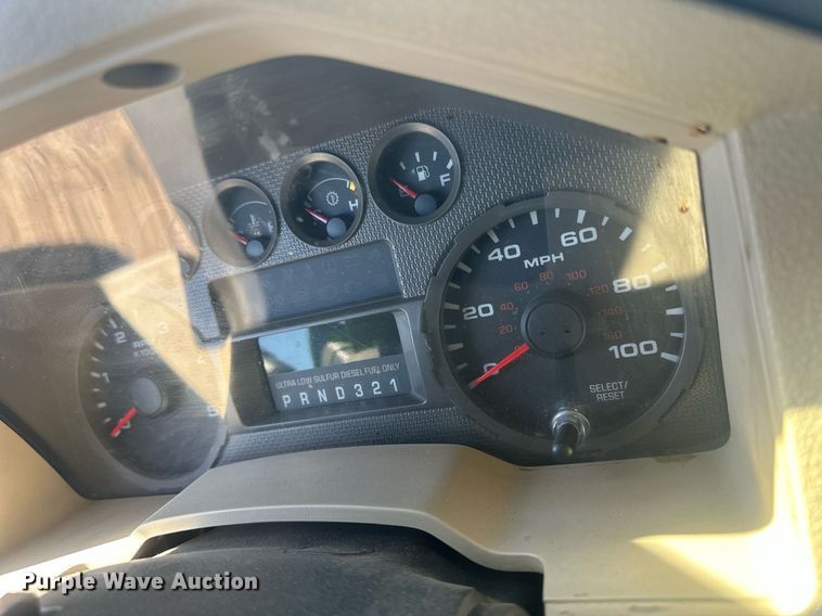 image for item IU9032 2008 Ford F250 Super Duty XLT  Crew Cab pickup truck