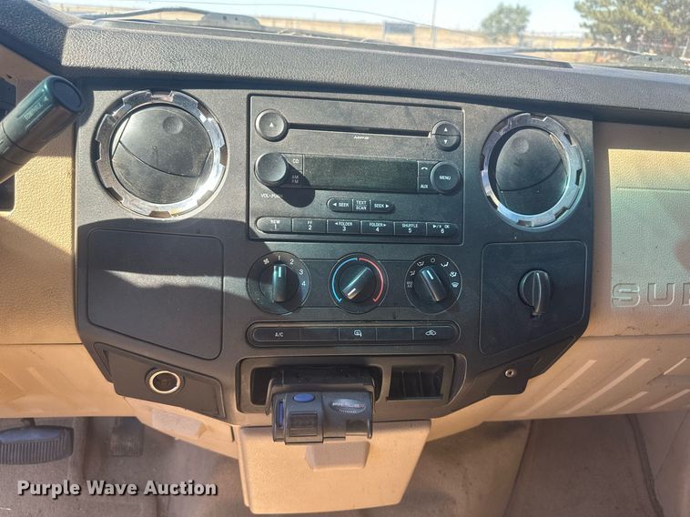 image for item IU9032 2008 Ford F250 Super Duty XLT  Crew Cab pickup truck