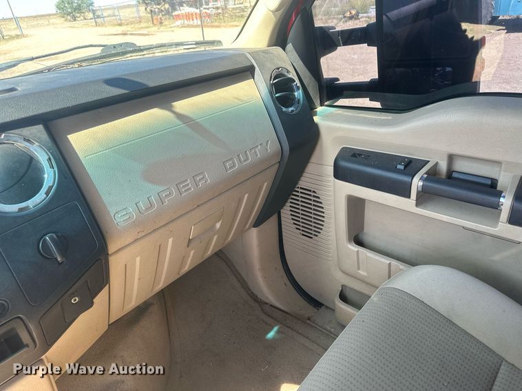 image for item IU9032 2008 Ford F250 Super Duty XLT  Crew Cab pickup truck