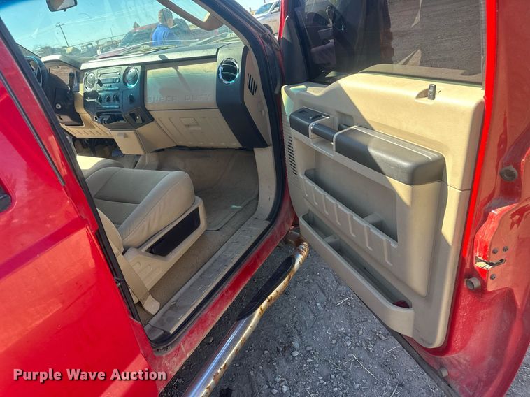 image for item IU9032 2008 Ford F250 Super Duty XLT  Crew Cab pickup truck
