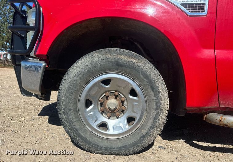 image for item IU9032 2008 Ford F250 Super Duty XLT  Crew Cab pickup truck