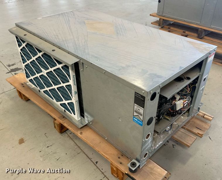 image for item IU9102 (2) heat pumps