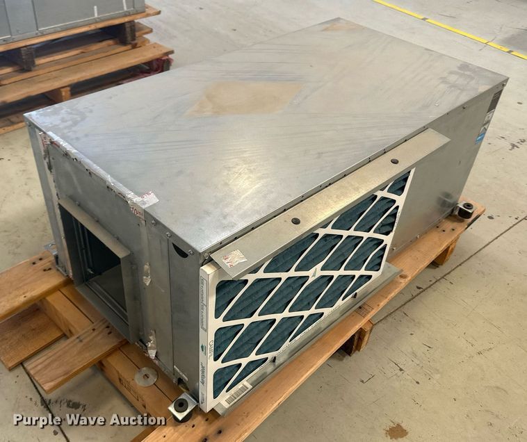 image for item IU9102 (2) heat pumps