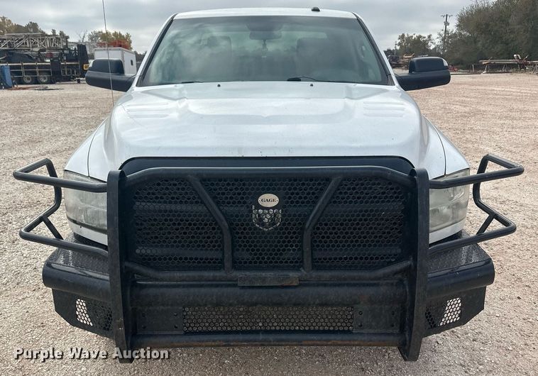 image for item IU9111 2014 Dodge Ram 2500HD  Crew Cab pickup truck cab and chassis