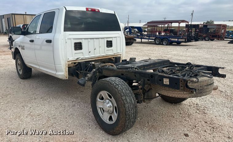 image for item IU9111 2014 Dodge Ram 2500HD  Crew Cab pickup truck cab and chassis