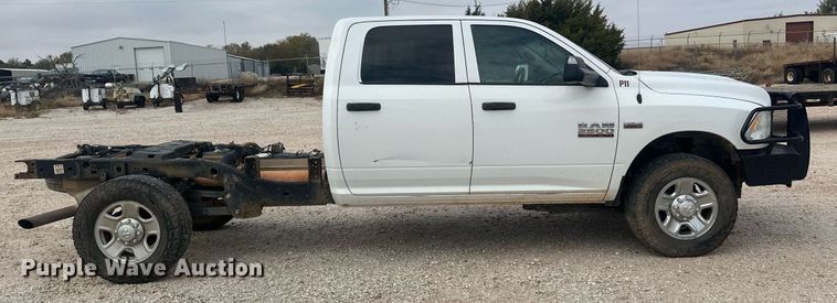 image for item IU9111 2014 Dodge Ram 2500HD  Crew Cab pickup truck cab and chassis