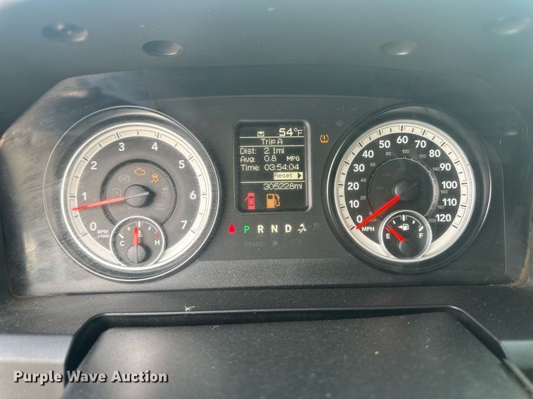 image for item IU9111 2014 Dodge Ram 2500HD  Crew Cab pickup truck cab and chassis