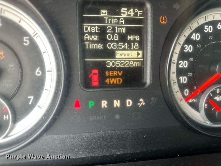 image for item IU9111 2014 Dodge Ram 2500HD  Crew Cab pickup truck cab and chassis