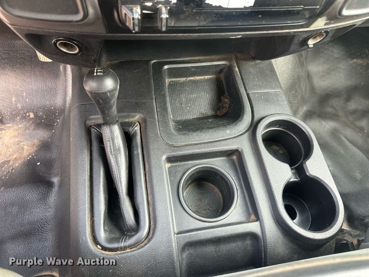 image for item IU9111 2014 Dodge Ram 2500HD  Crew Cab pickup truck cab and chassis