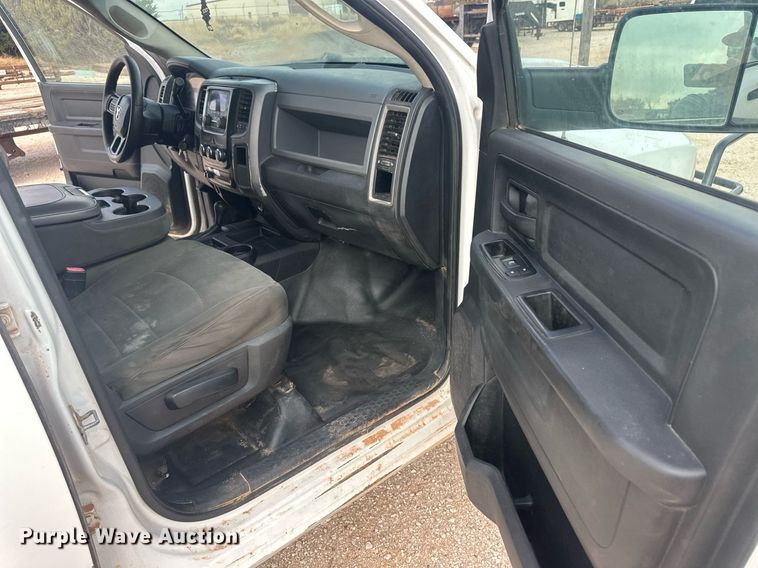 image for item IU9111 2014 Dodge Ram 2500HD  Crew Cab pickup truck cab and chassis