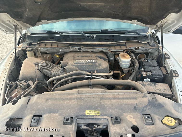 image for item IU9111 2014 Dodge Ram 2500HD  Crew Cab pickup truck cab and chassis