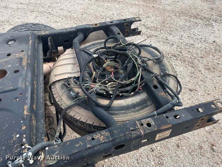 image for item IU9111 2014 Dodge Ram 2500HD  Crew Cab pickup truck cab and chassis