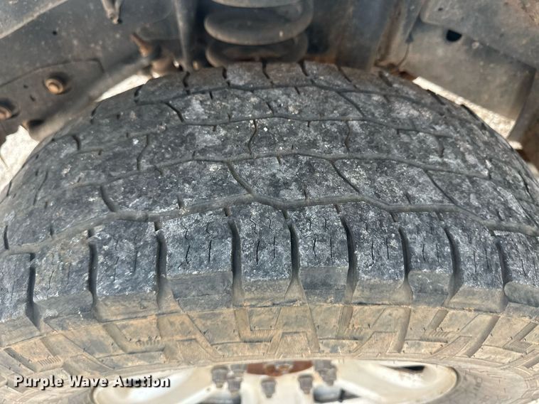 image for item IU9111 2014 Dodge Ram 2500HD  Crew Cab pickup truck cab and chassis