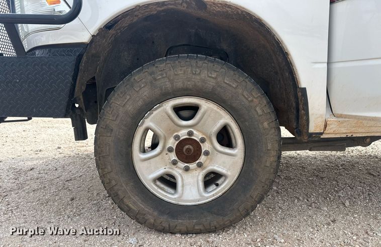 image for item IU9111 2014 Dodge Ram 2500HD  Crew Cab pickup truck cab and chassis