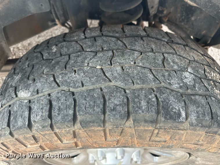 image for item IU9111 2014 Dodge Ram 2500HD  Crew Cab pickup truck cab and chassis