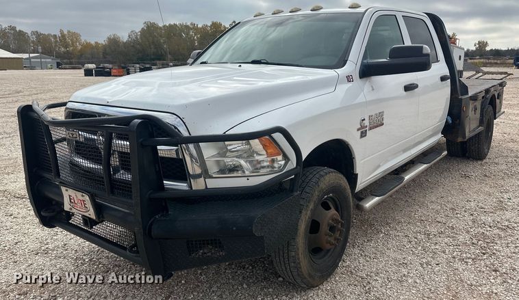 image for item IU9112 2016 Dodge Ram 3500HD  Crew Cab flatbed pickup truck