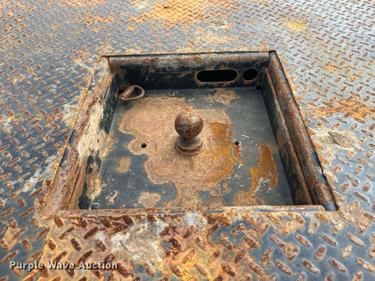 image for item IU9112 2016 Dodge Ram 3500HD  Crew Cab flatbed pickup truck