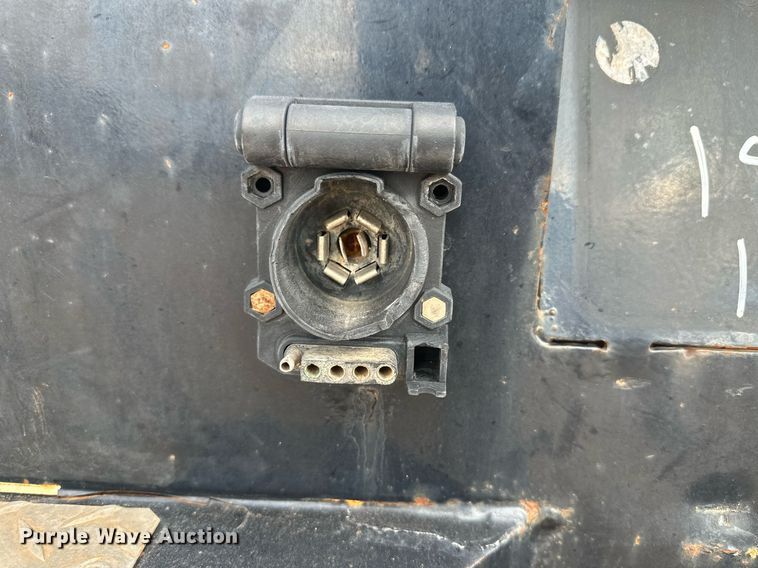 image for item IU9112 2016 Dodge Ram 3500HD  Crew Cab flatbed pickup truck