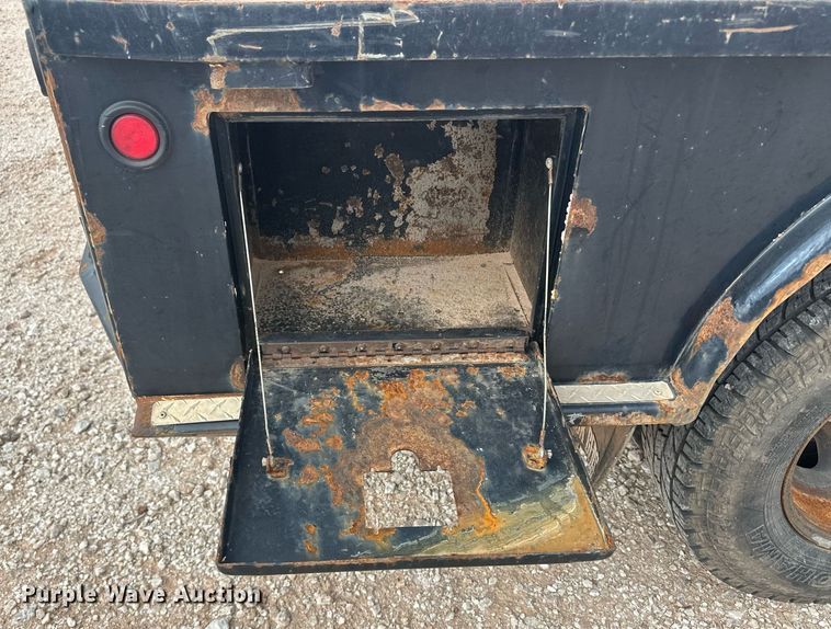 image for item IU9112 2016 Dodge Ram 3500HD  Crew Cab flatbed pickup truck