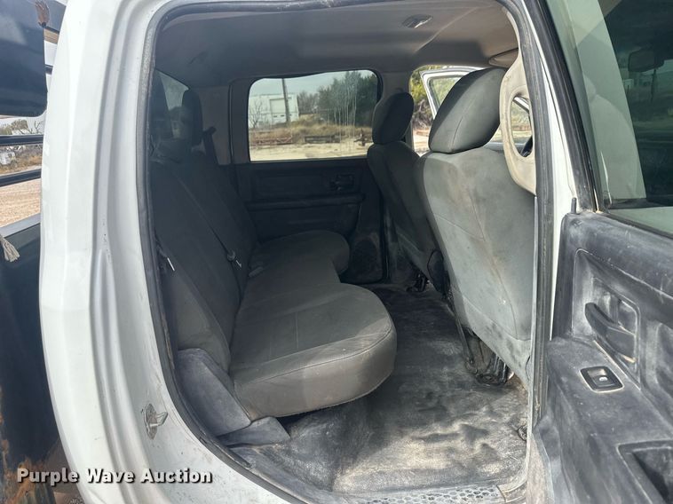 image for item IU9112 2016 Dodge Ram 3500HD  Crew Cab flatbed pickup truck