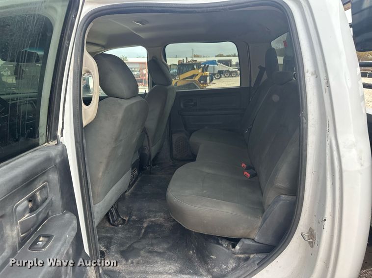 image for item IU9112 2016 Dodge Ram 3500HD  Crew Cab flatbed pickup truck