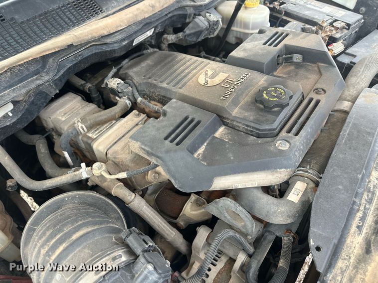 image for item IU9112 2016 Dodge Ram 3500HD  Crew Cab flatbed pickup truck