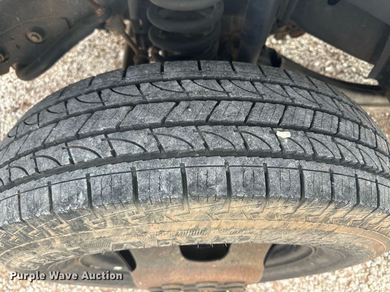 image for item IU9112 2016 Dodge Ram 3500HD  Crew Cab flatbed pickup truck