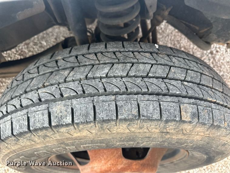 image for item IU9112 2016 Dodge Ram 3500HD  Crew Cab flatbed pickup truck