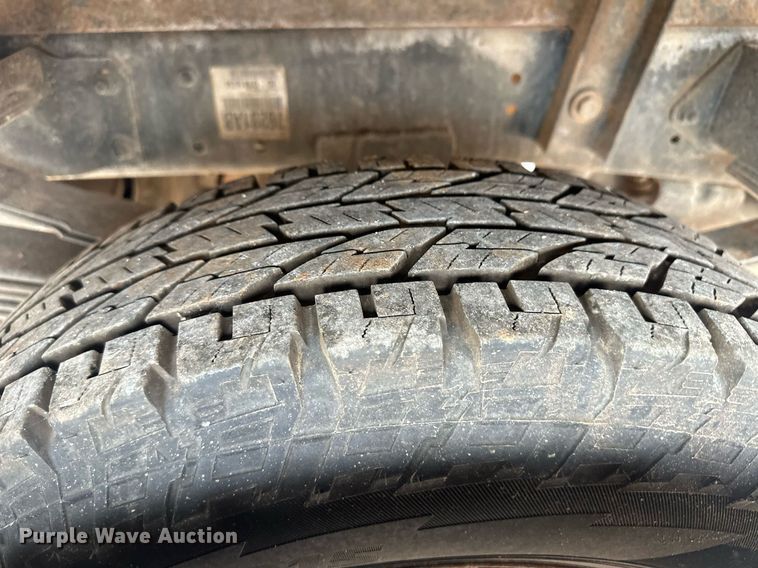 image for item IU9112 2016 Dodge Ram 3500HD  Crew Cab flatbed pickup truck