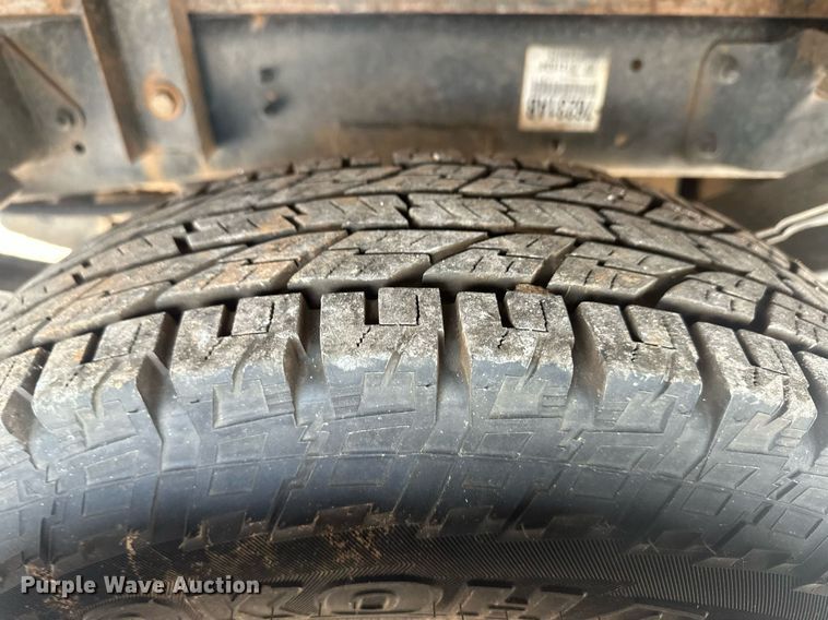 image for item IU9112 2016 Dodge Ram 3500HD  Crew Cab flatbed pickup truck