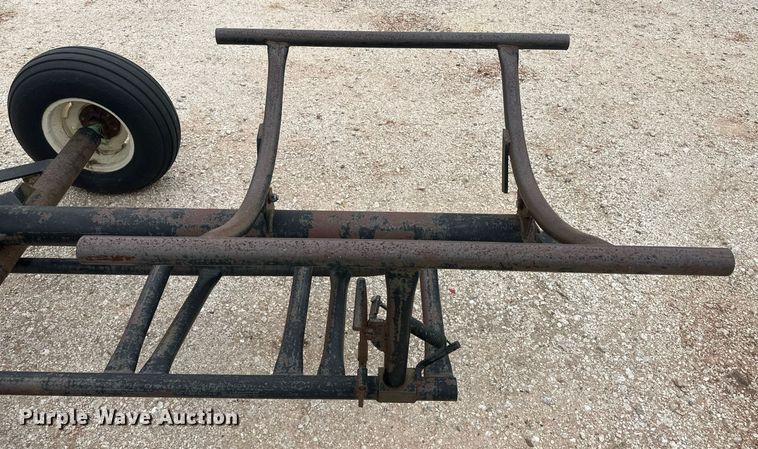 image for item IU9116 Cardon  hay bale trailer