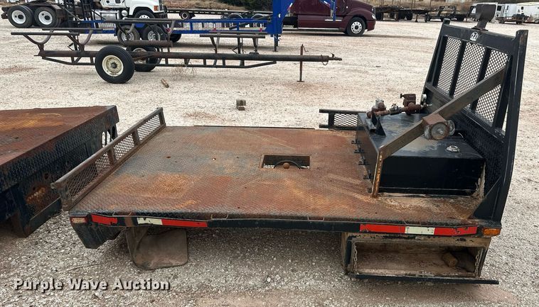 image for item IU9117 2J  steel flatbed