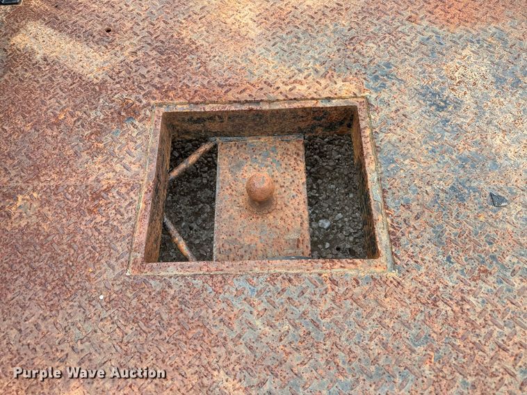 image for item IU9117 2J  steel flatbed