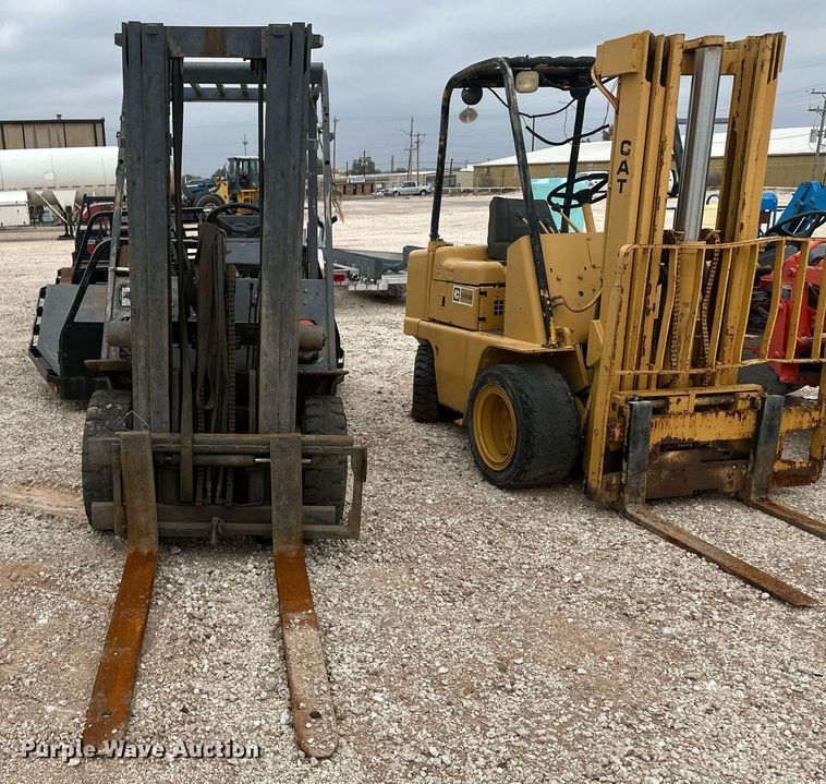 image for item IU9120 Worldlift WFD50-16584W  forklift